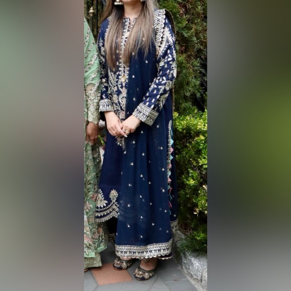 Pakistani/ Indian ready to wear - Picture 3 of 3